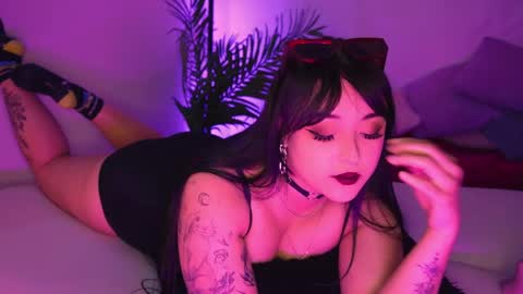 Mimi online show from April 11, 9:18 pm