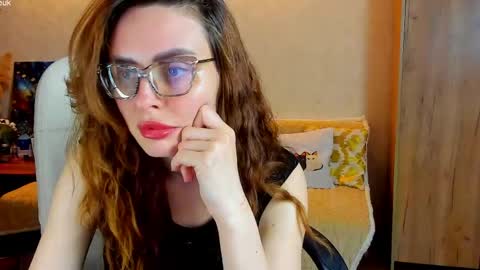Gloria Wood online show from June 5, 8:26 pm