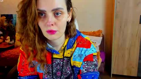 Gloria Wood online show from April 18, 5:48 pm