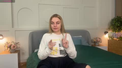 Margo online show from March 12, 1:30 am