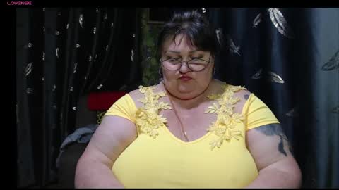 Goddess online show from April 11, 6:00 pm