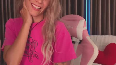 Katarina online show from April 25, 3:42 pm