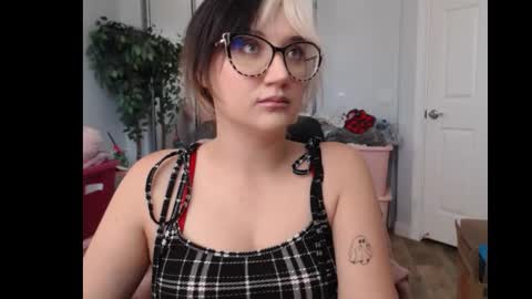 Goddess Emmy online show from November 3, 9:19 pm