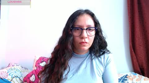  Naih Reyes online show from October 18, 6:49 am