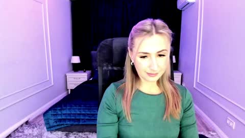 Snapshot of goldenlighte chatting on February 2, 3:21 am Olivia online show from February 2, 3:21 am