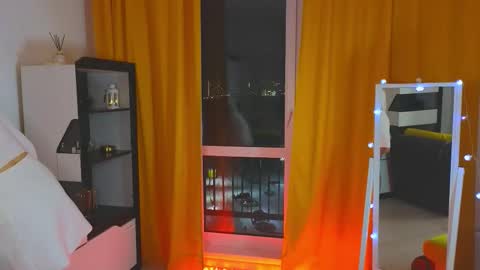 Angie online show from January 8, 2:32 pm