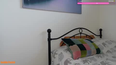 Snapshot of goldie_peach chatting on September 20, 1:09 pm Goldie online show from September 20, 1:09 pm