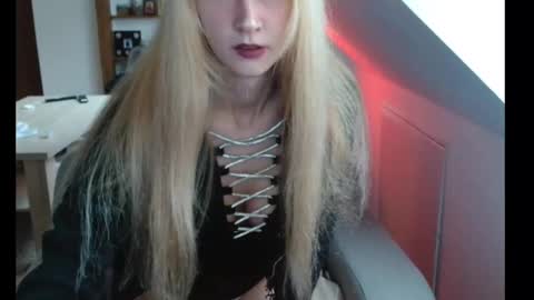 Snapshot of goldiehanny chatting on October 5, 2:22 pm GoldieHanny online show from October 5, 2:22 pm