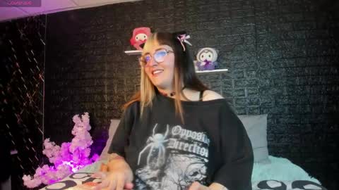 gomory_kitty online show from April 28, 4:00 pm