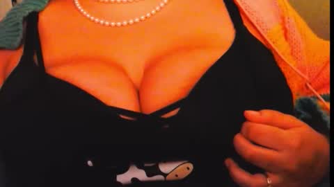 just three holes online show from October 16, 11:35 am