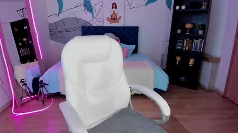 Alice online show from December 18, 7:18 pm