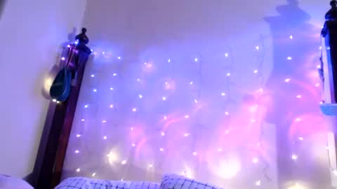 Snapshot of gothbaby305 chatting on February 3, 4:35 am gothbaby305 online show from February 3, 4:35 am