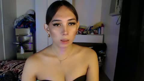 Snapshot of grace_for_youuu chatting on February 12, 7:02 am HoneyGrace online show from February 12, 7:02 am