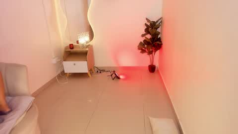 GRACE KIROZ online show from November 29, 3:43 am