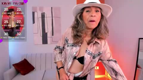 Snapshot of graceelizabeth_ chatting on September 27, 8:27 pm Zuly online show from September 27, 8:27 pm