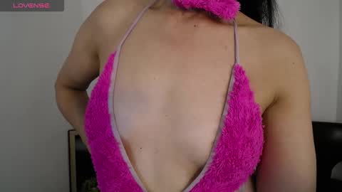Snapshot of great_pussy20 chatting on October 3, 12:21 pm Isabella online show from October 3, 12:21 pm