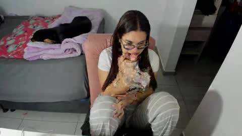 GreciaRuiz online show from April 12, 12:46 am