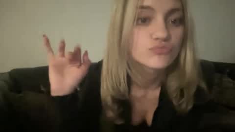 mila 3 online show from December 13, 1:48 am