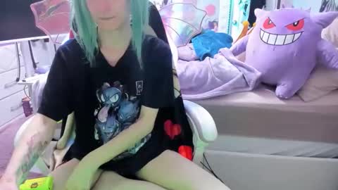 GreenEyedLovexo online show from April 18, 7:40 pm