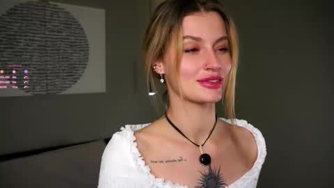 Kelly online show from December 19, 2:53 pm