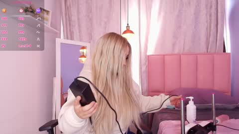 Snapshot of greennbella chatting on January 7, 7:17 pm online show from January 7, 7:17 pm