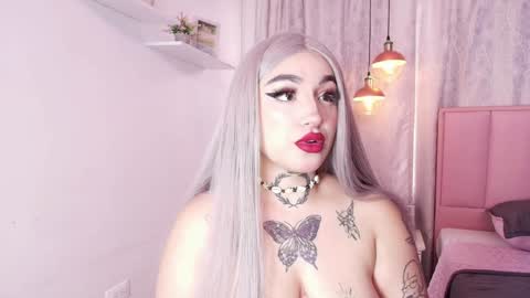 Snapshot of greennbella chatting on January 11, 7:05 pm online show from January 11, 7:05 pm