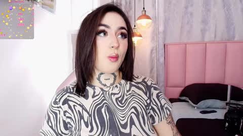 Snapshot of greennbella chatting on December 17, 6:53 pm online show from December 17, 6:53 pm