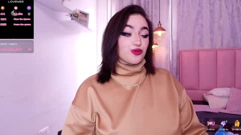 Snapshot of greennbella chatting on December 18, 7:19 pm online show from December 18, 7:19 pm