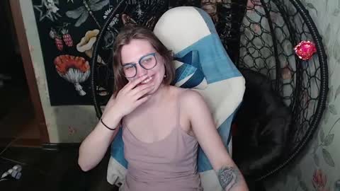 Lina online show from April 25, 1:41 pm