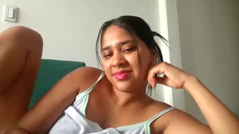 Snapshot of greicy098 chatting on October 19, 5:04 pm grei online show from October 19, 5:04 pm