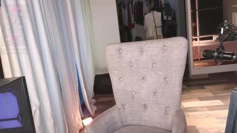 Greyslopez online show from October 24, 9:33 pm