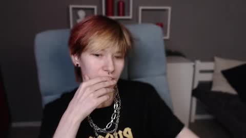 guitarandangell online show from April 23, 9:17 am