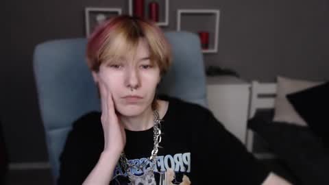 guitarandangell online show from April 26, 11:19 am