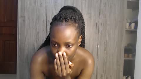 Snapshot of gulpess chatting on January 24, 12:31 am Miss Incredible online show from January 24, 12:31 am