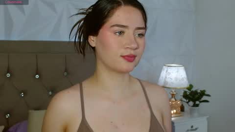 Gwen Drew online show from April 21, 1:29 pm