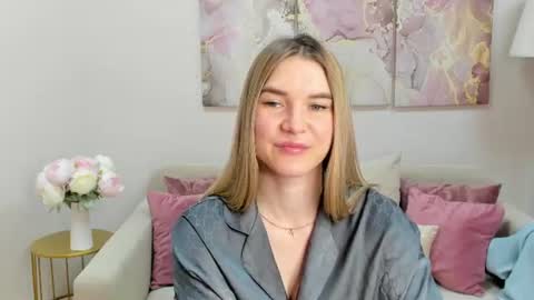 gwensmitt online show from June 11, 12:32 am