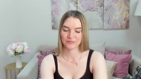 gwensmitt online show from June 13, 3:15 am