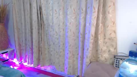 Snapshot of gyal_8_ chatting on October 10, 4:28 am gyal_8_ online show from October 10, 4:28 am