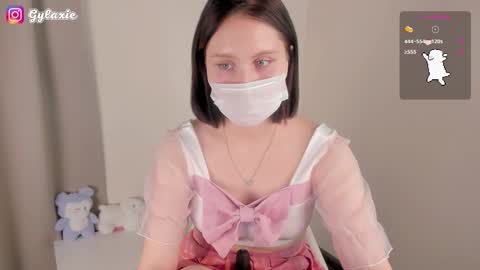 Snapshot of gylaxie chatting on October 13, 11:02 am online show from October 13, 11:02 am