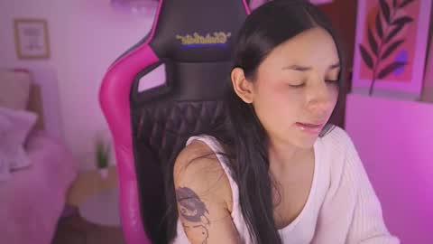 Hade online show from November 28, 7:28 pm