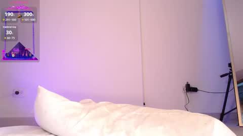  HADE ROSSE  online show from March 20, 2:11 pm