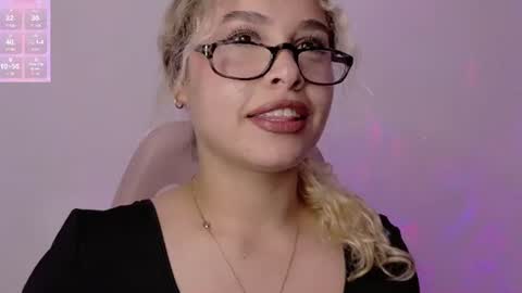 Haely online show from August 6, 2:40 am