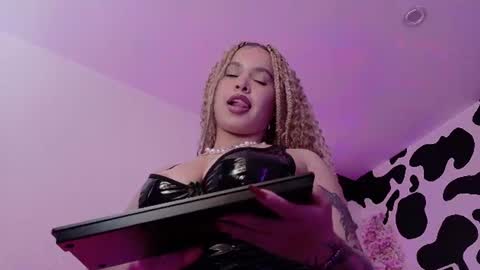 Haely online show from July 9, 2:52 pm