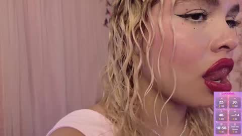 Haely online show from June 5, 8:59 pm