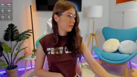 Hailey  Green online show from April 25, 9:01 pm