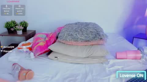 hailey_hadid online show from October 1, 7:41 pm