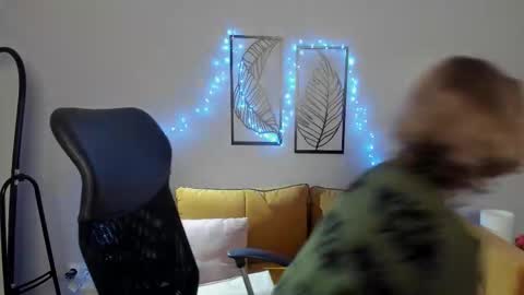 Hailey online show from October 1, 8:52 am