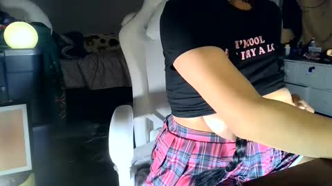 Snapshot of haileysquirts chatting on January 30, 8:54 am  Hailey  online show from January 30, 8:54 am