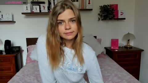 Snapshot of haleyreedme chatting on September 26, 9:51 am Haley online show from September 26, 9:51 am