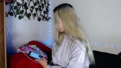 reashell online show from October 5, 8:58 pm